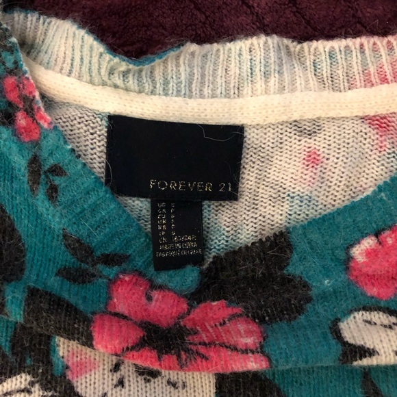 Floral forever 21 sweater - Picture 2 of 2